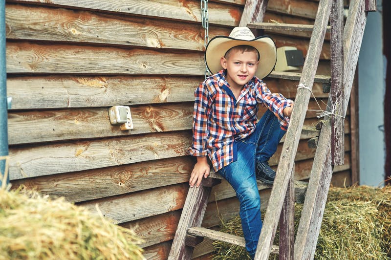 15 Cool Country Boy Names For Your Little Cowboy