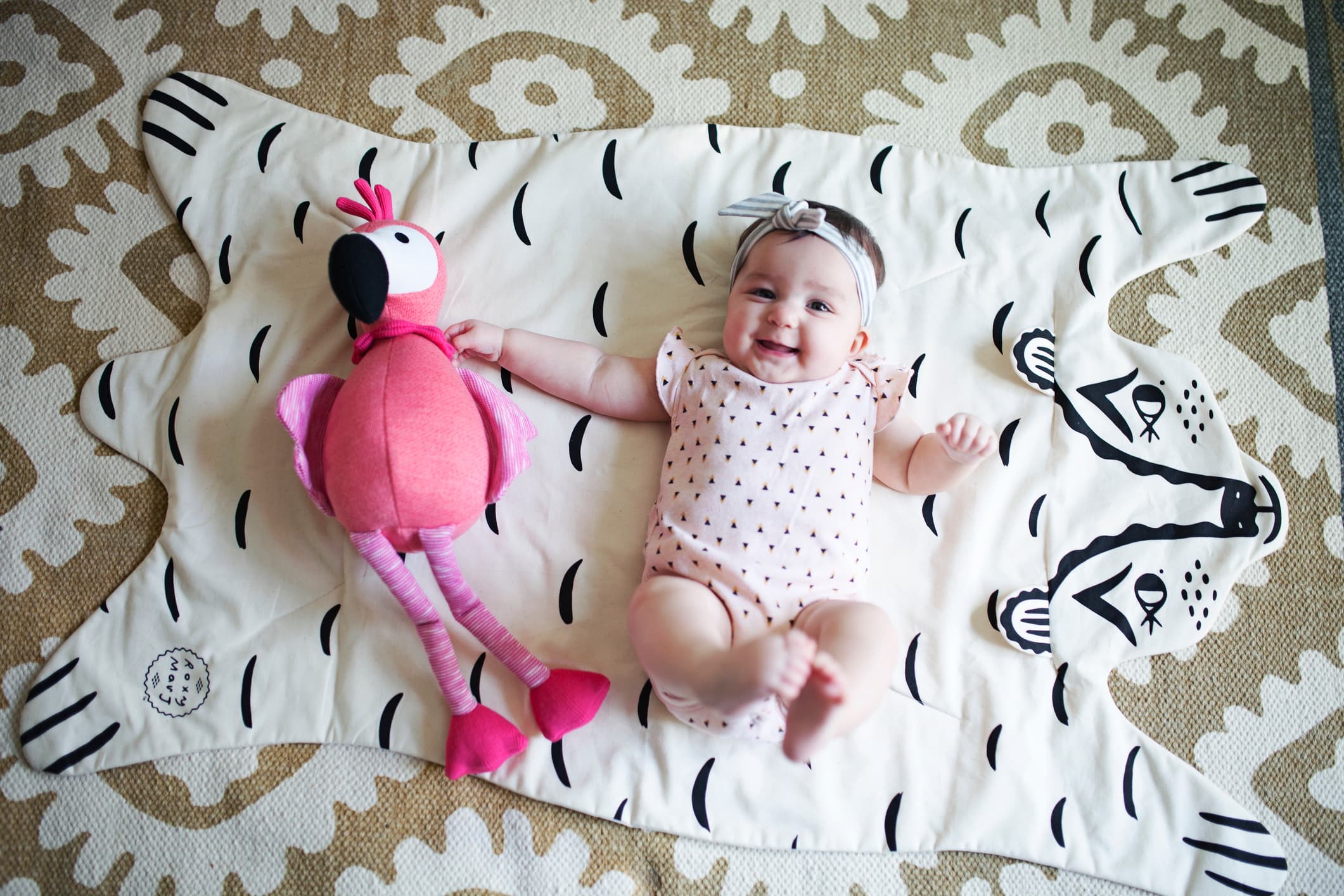 589 Spanish Girl Names (With Meanings & Popularity)